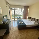 пасат Apartment
